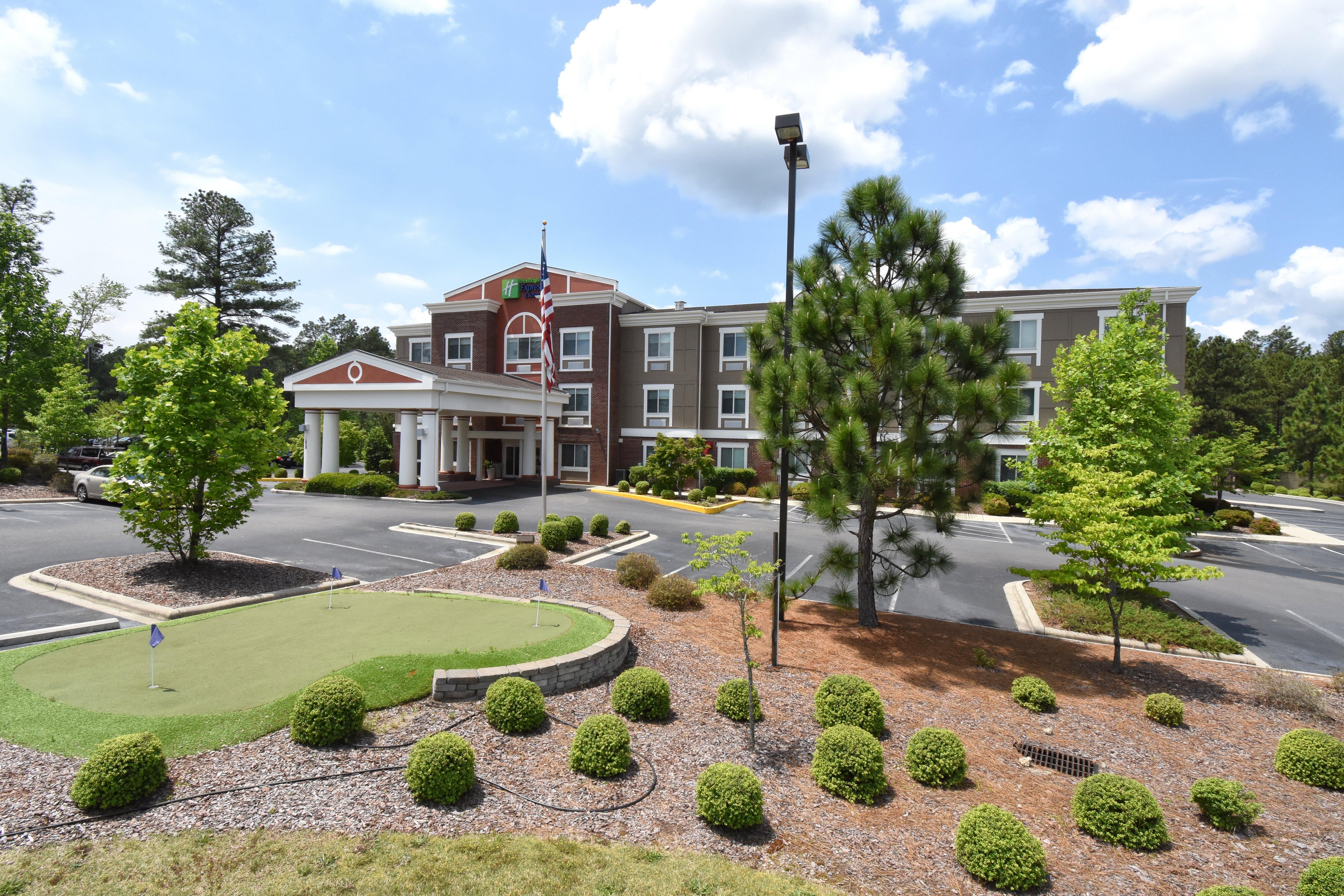 Holiday Inn Express & Suites Southern Pines-Pinehurst Area By Ihg Buitenkant foto