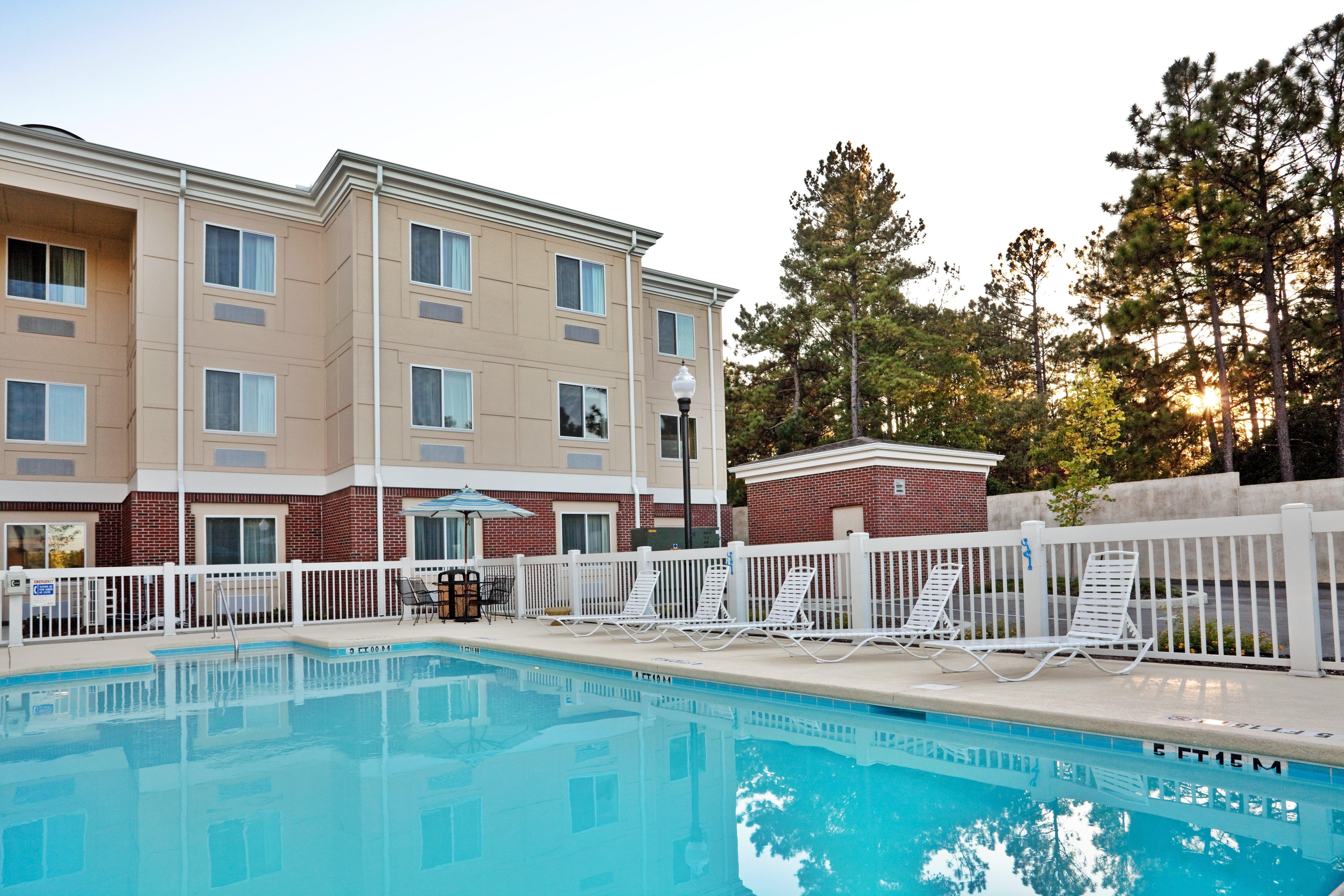 Holiday Inn Express & Suites Southern Pines-Pinehurst Area By Ihg Buitenkant foto