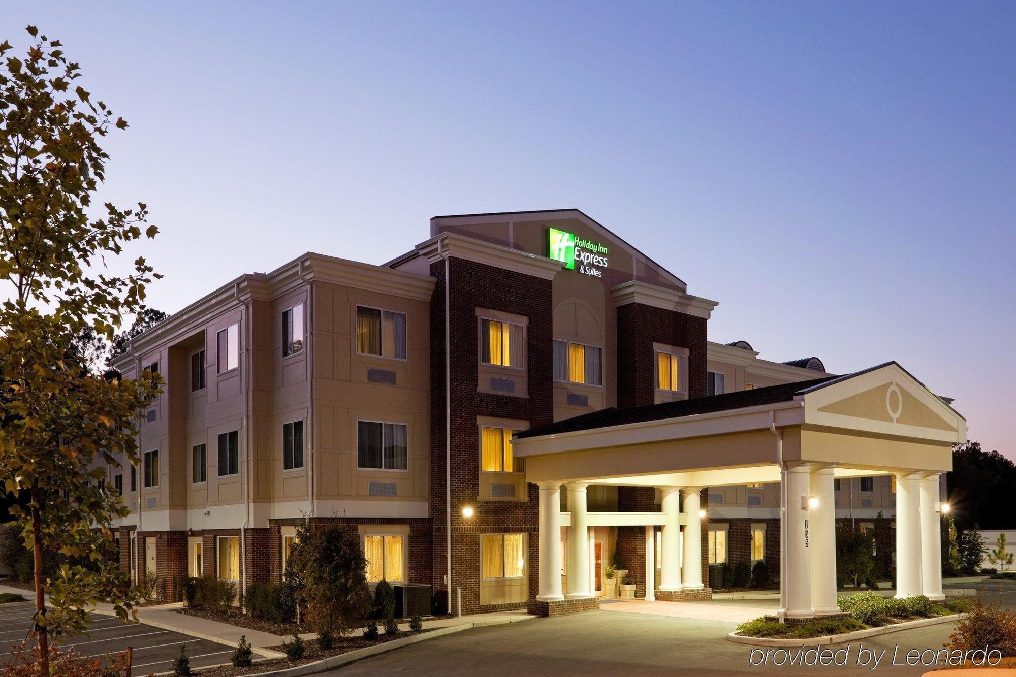 Holiday Inn Express & Suites Southern Pines-Pinehurst Area By Ihg Buitenkant foto