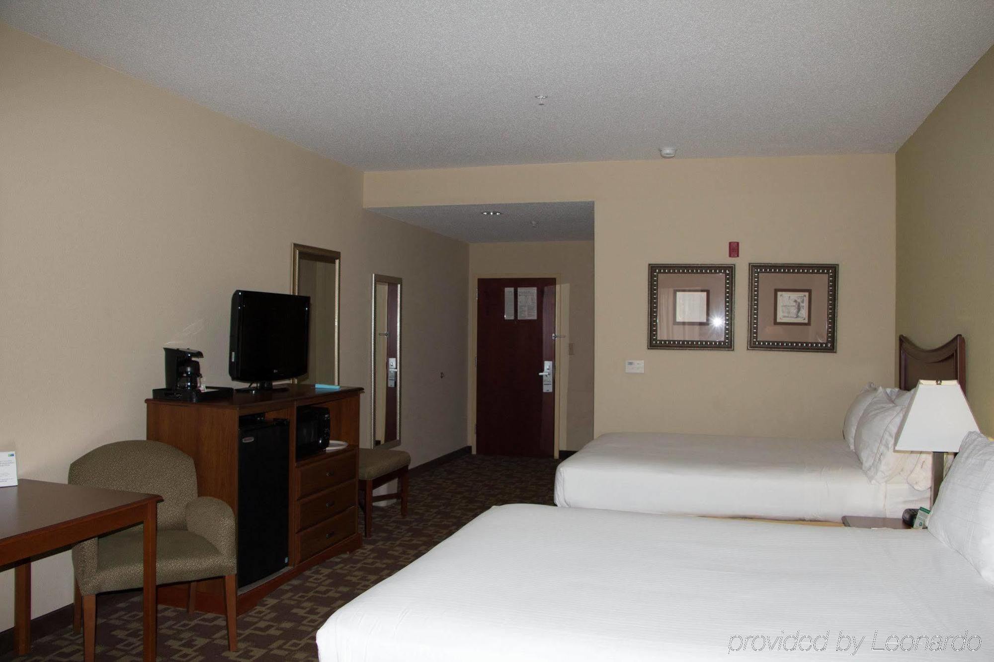 Holiday Inn Express & Suites Southern Pines-Pinehurst Area By Ihg Buitenkant foto