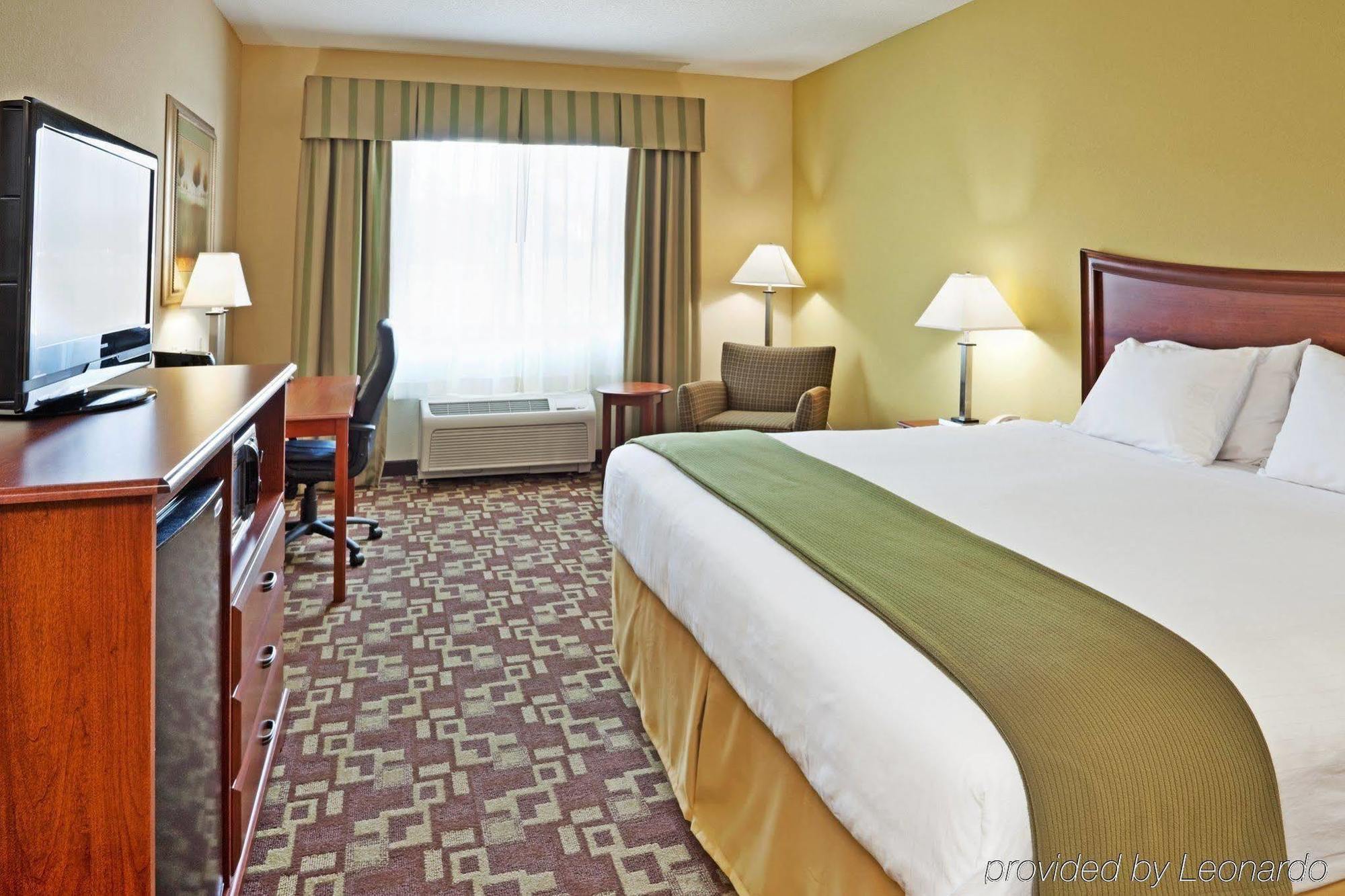 Holiday Inn Express & Suites Southern Pines-Pinehurst Area By Ihg Buitenkant foto